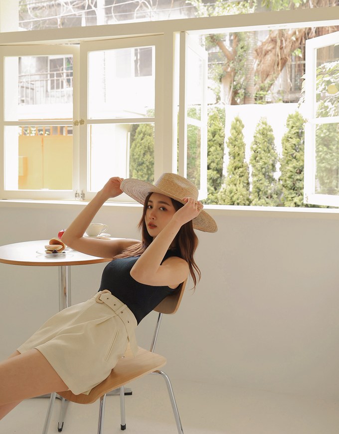 Pleated Wide Shorts (With Belt)