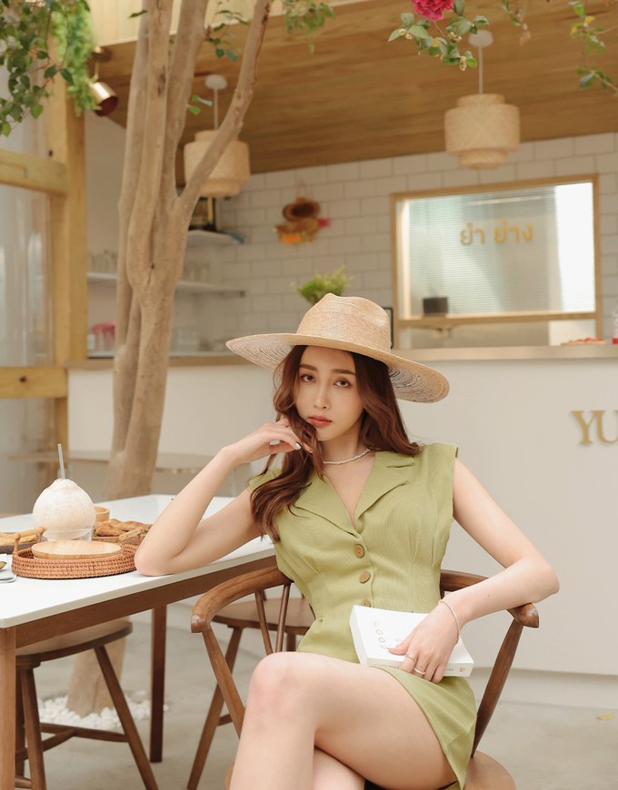 Lapel Buttoned Hollow Back Playsuit