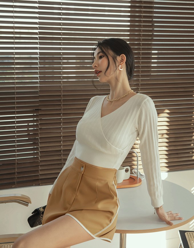 Crossover V Neck Crop Knit Top