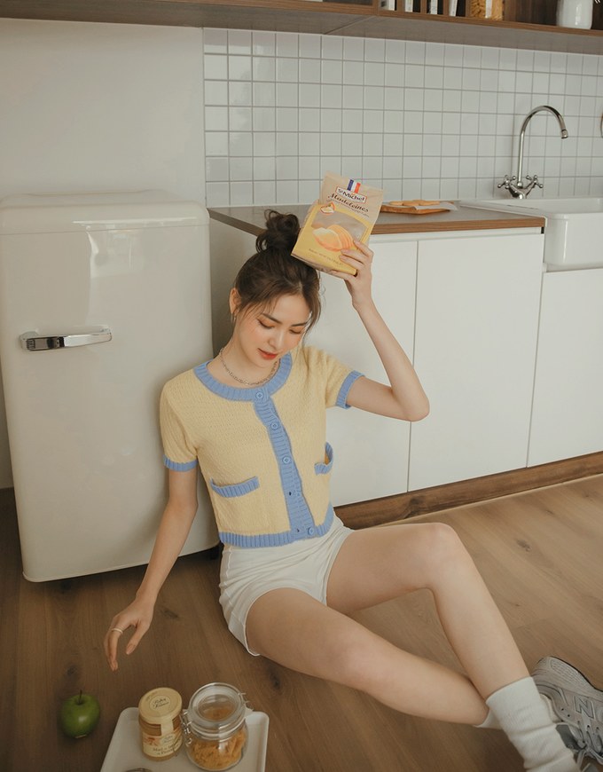 Contrast Color Button Pocket Knit Top