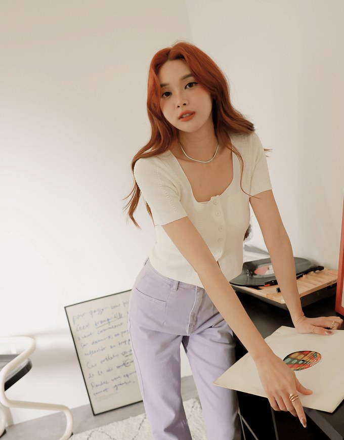 Buttoned Textured Slit Crop Top