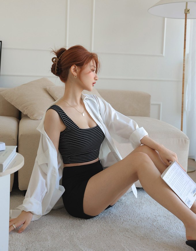 Striped Hollow Low Back Vest (With Padding)