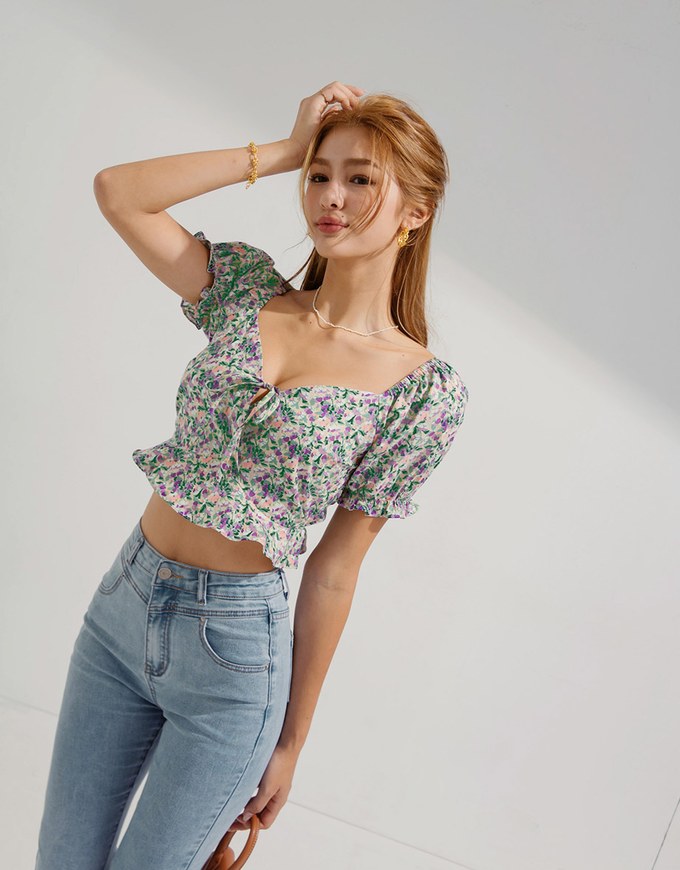 Puff-Sleeve Floral Cropped Top