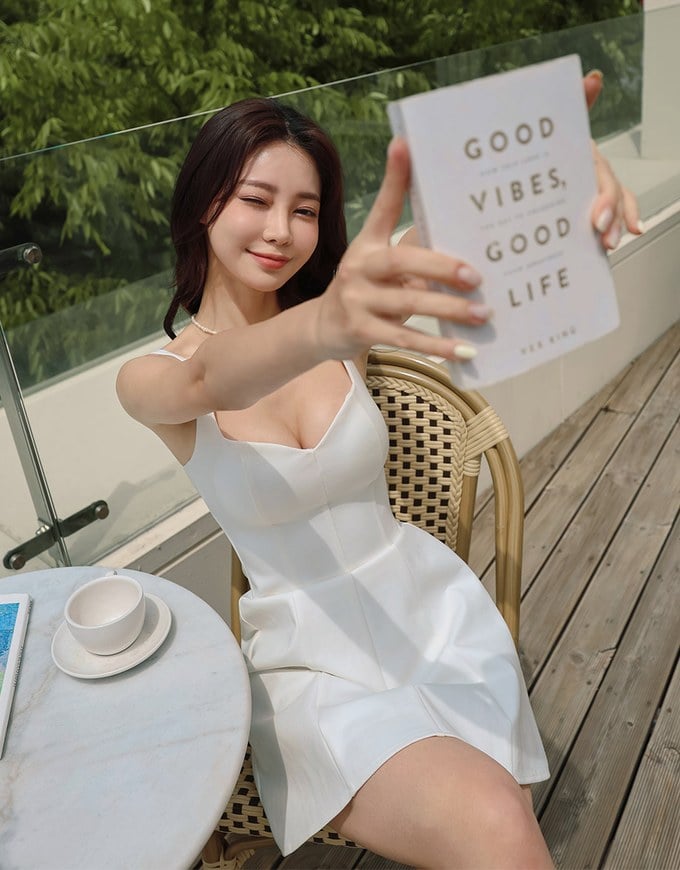 Dinner Dress With Bra Padded Corset Structure Fish Bone High Waist Mini Dress H05