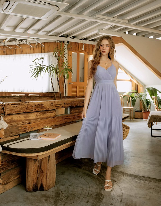 Gold Button Low-Cut Pleated Maxi Long Dress (With Padding)