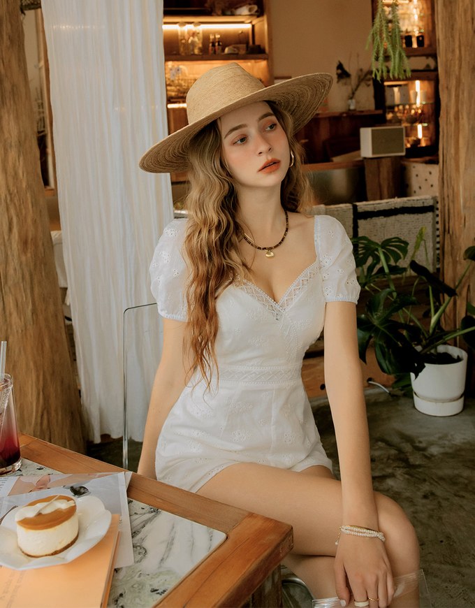 V-NECK Lace Jumpsuit