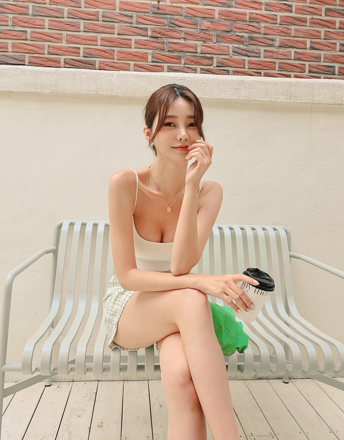 Knit Crop Vest (With Padding)