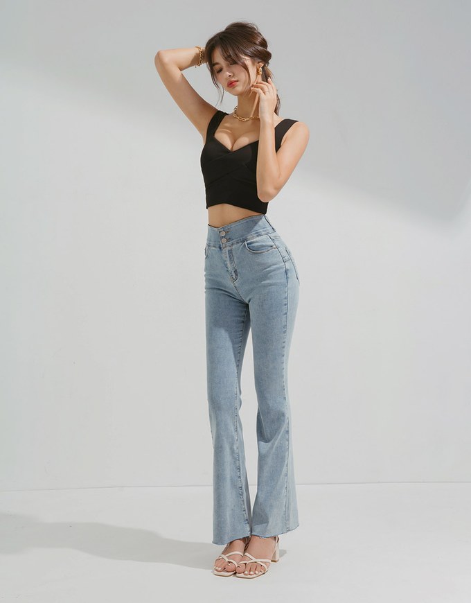 Enhanced Crossover Pleated Tank Top (With Padding)