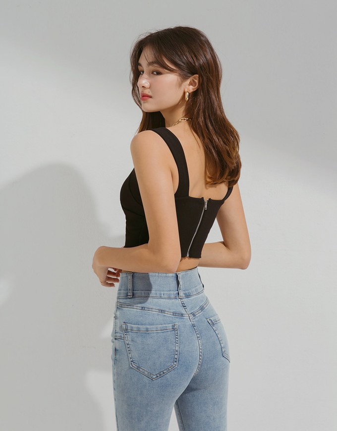 Enhanced Crossover Pleated Tank Top (With Padding)