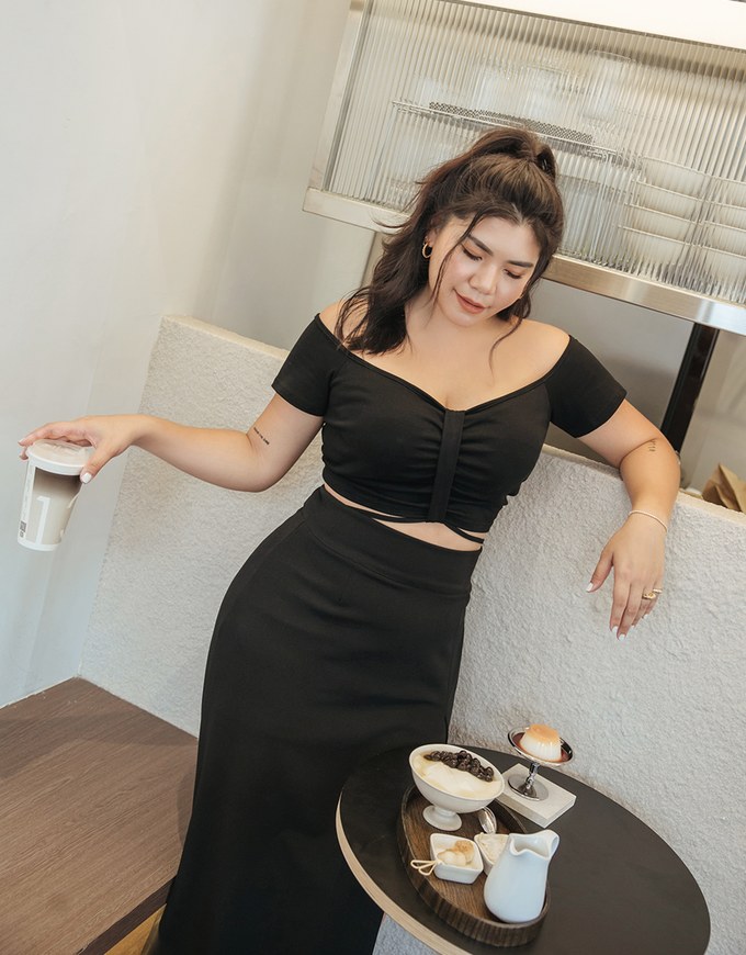 【Stark Minimalism 2.0】 High Waisted Slit Maxi Skirt