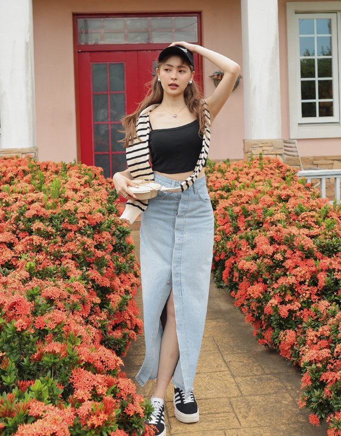 Concealed Placket Slit Denim Jeans Maxi Skirt