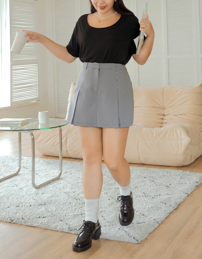 Dainty Check Pleated Skirt