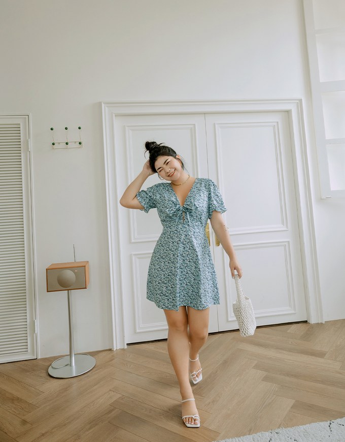 Ditsy Floral Tie Ribbon Mini Dress