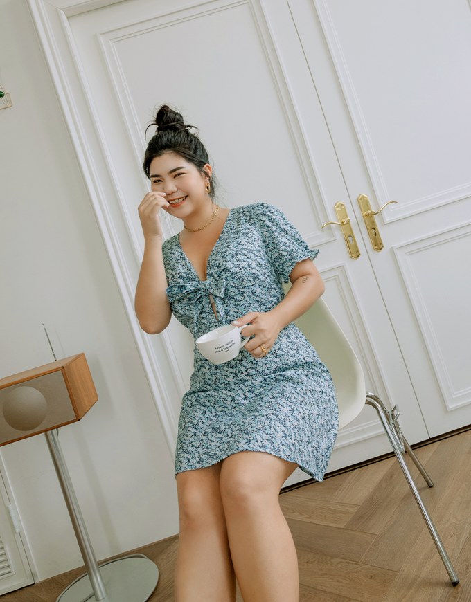 Ditsy Floral Tie Ribbon Mini Dress