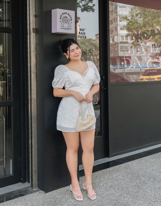 V-NECK LACE JUMPSUIT