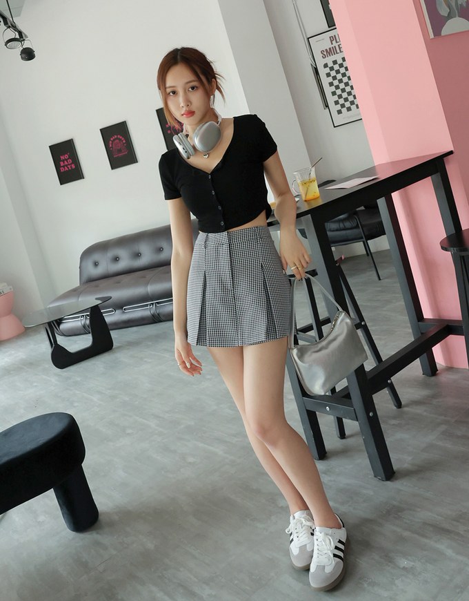 Dainty Check Pleated Skorts