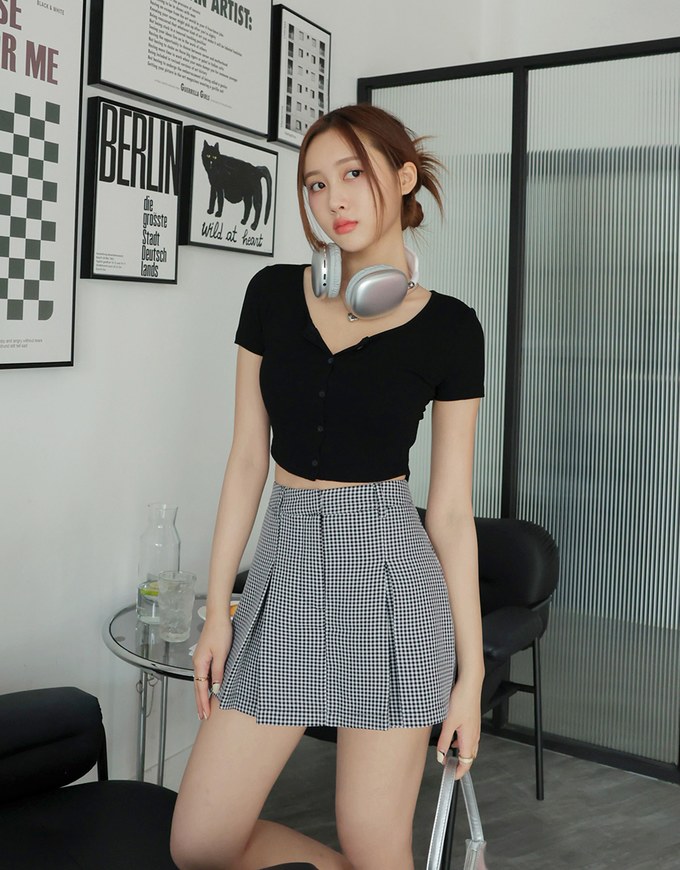 Dainty Check Pleated Skorts