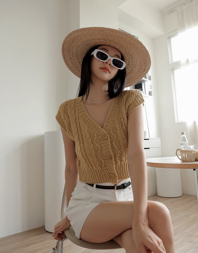 Arc Pleated Shorts (With Belt)