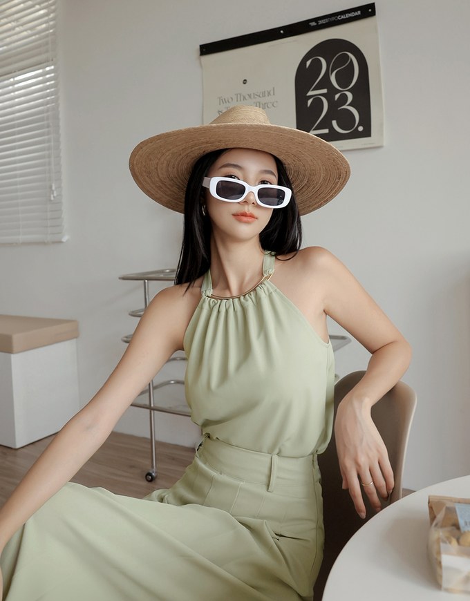Detailing Pleated Wide Pants