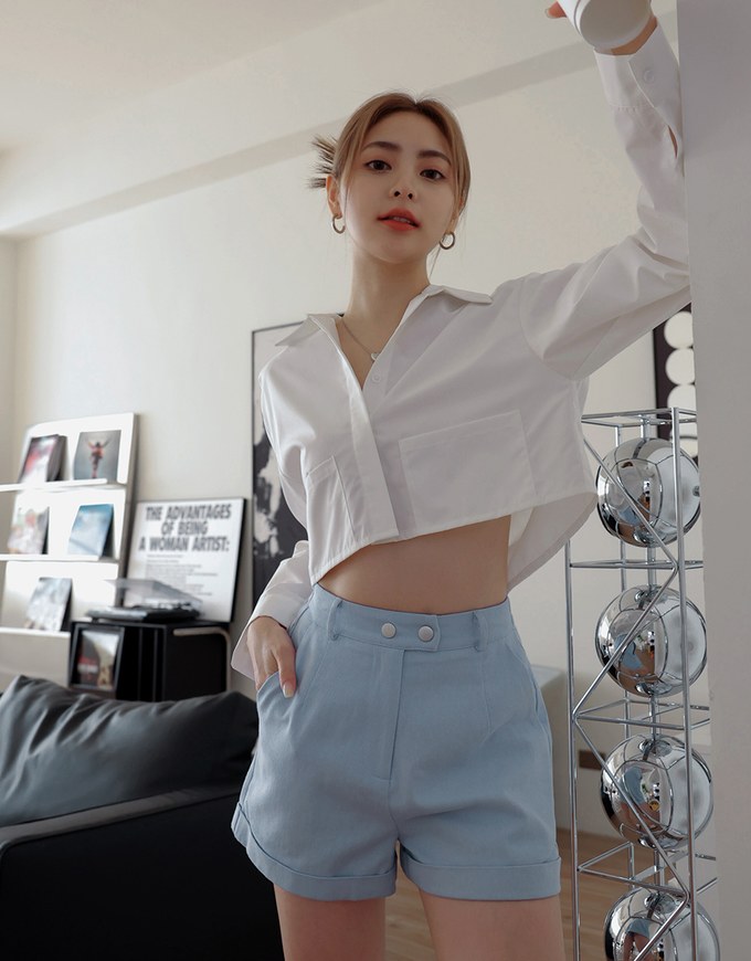 Buckle Pleated Shorts