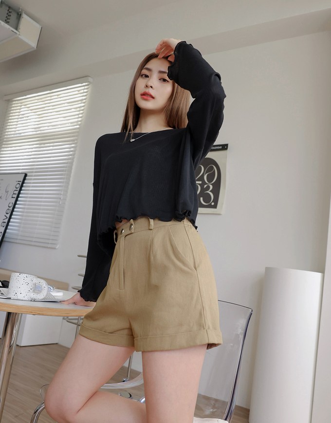 Buckle Pleated Shorts