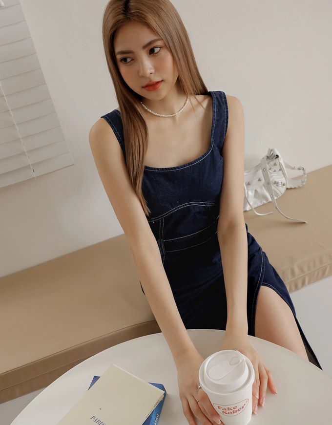 Très Chic Denim Jeans Slit Maxi Dress