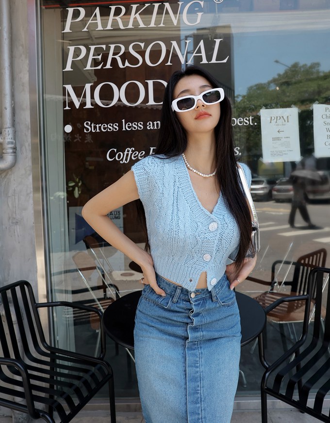 V Neck Buttoned Textured Top