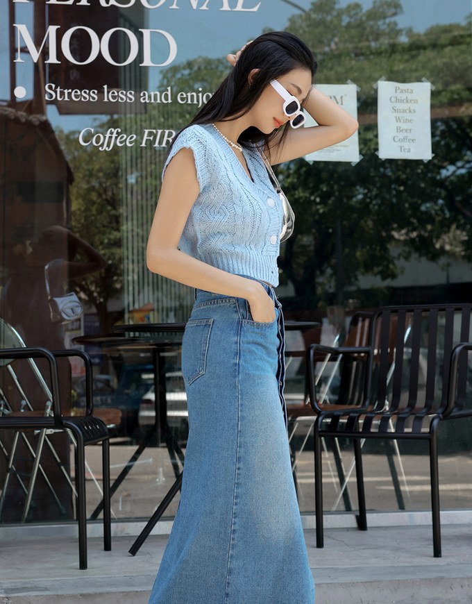 V Neck Buttoned Textured Top