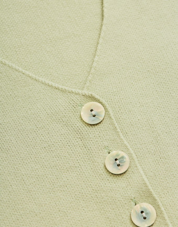 Thick Pound Knit Buttoned Vest Top