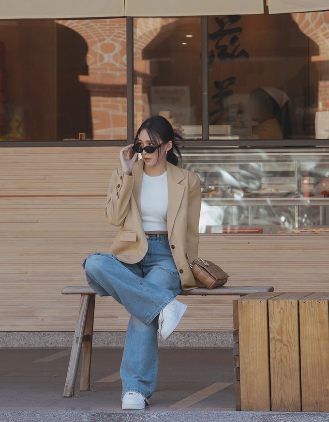 【Elecher's Design】BOSS MOM Distressed Denim Jeans