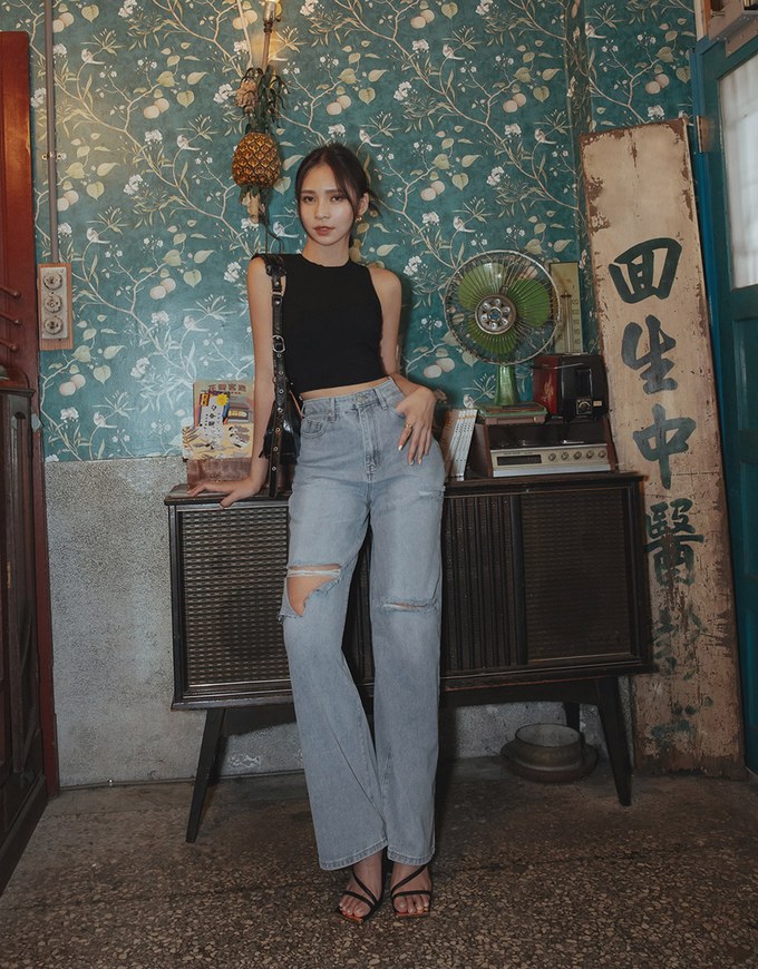 【Elecher's Design】BOSS MOM Distressed Denim Jeans