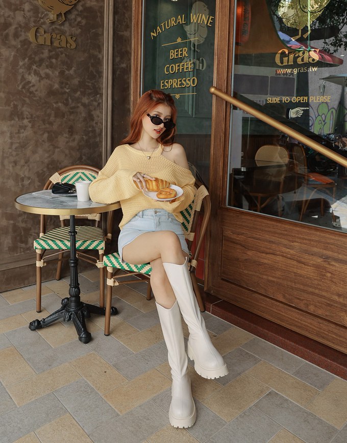Off Shoulder Knit Long Sleeved Top
