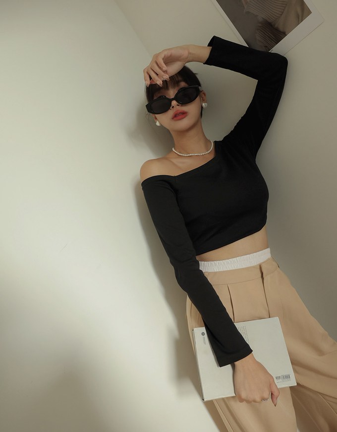 Sloping Shoulder Smooth Long Sleeve Top (With Padding)