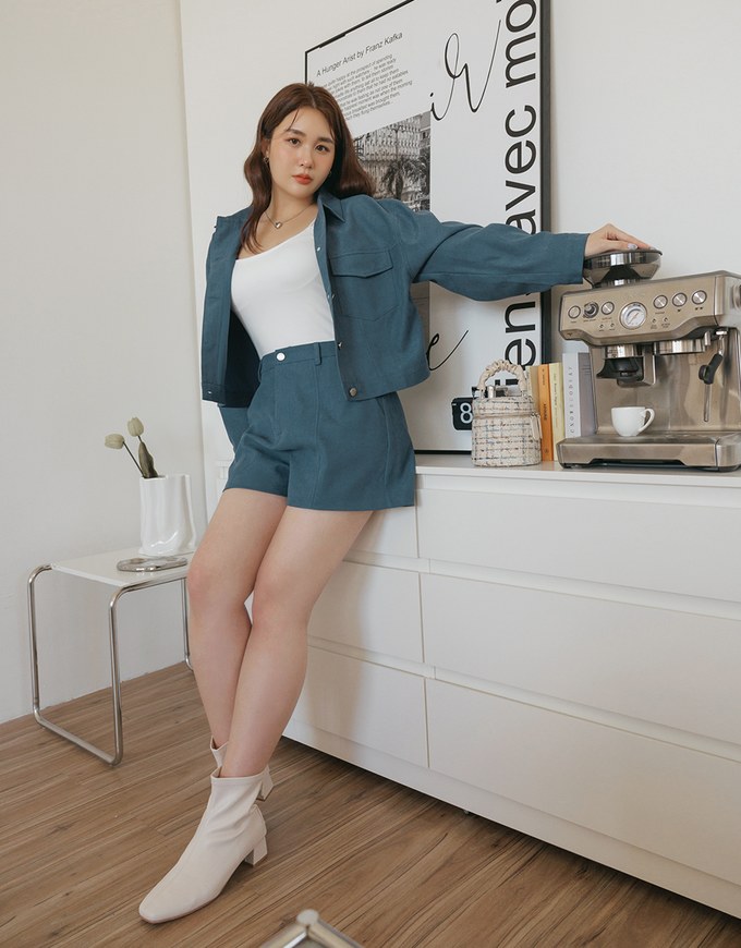 Textured Thick Wide Hem Shorts