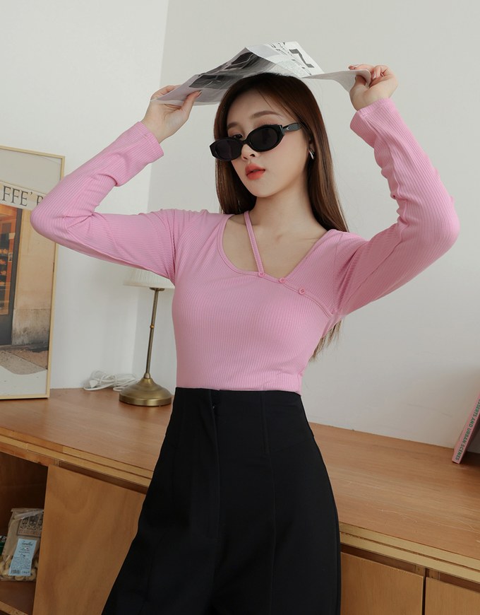 Single Line Hollow Knit Top
