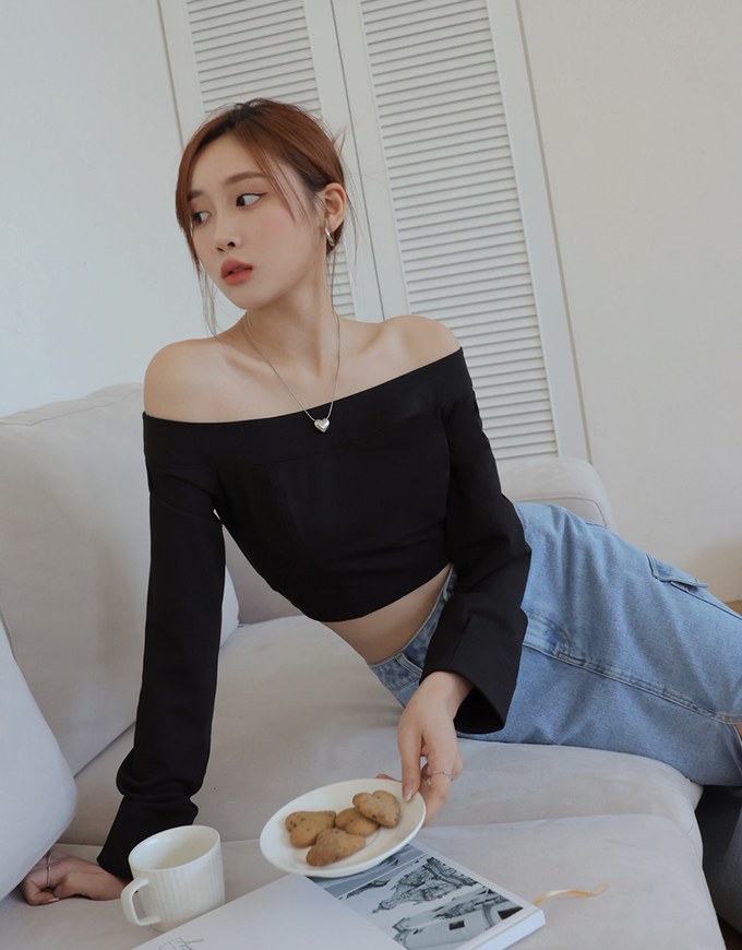 Off Shoulder Back Zipper Long Sleeve Top