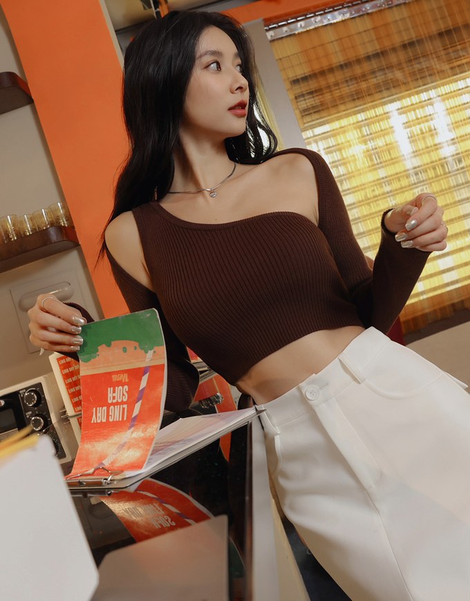 Two Piece One Shoulder Knit Top