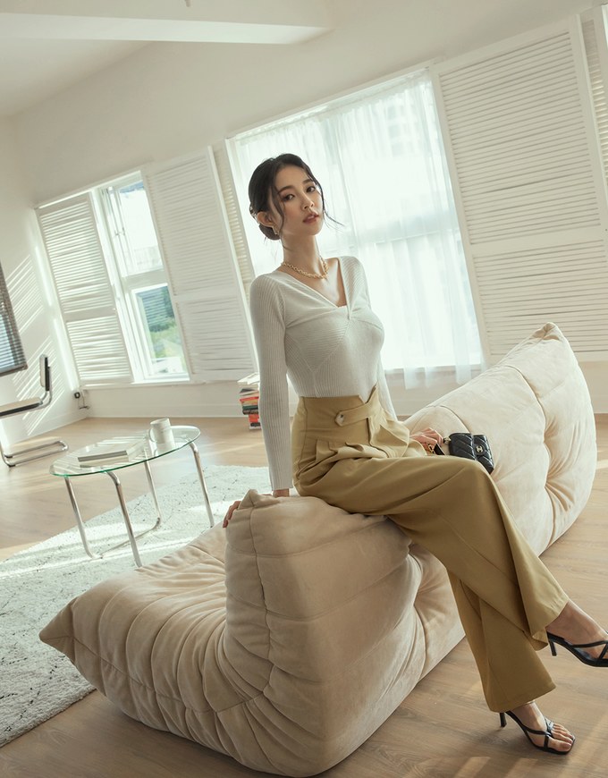 V Neck Twisted Cashmere Knit Top