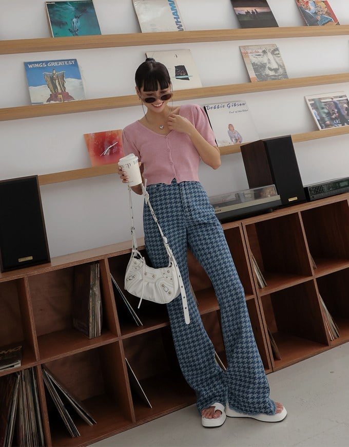Sweet Puffy Sleeves Knit Top