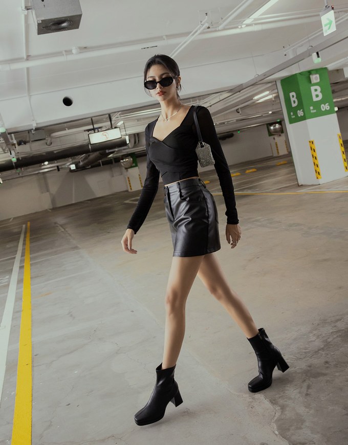 Stylish Bright Faux Leather Skirt