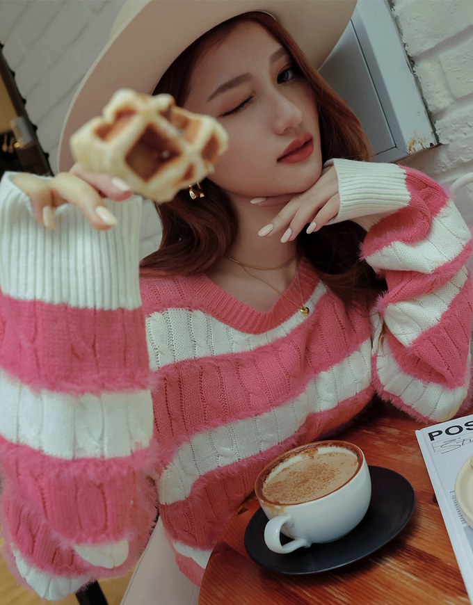 Thick Striped Twist Knit Top