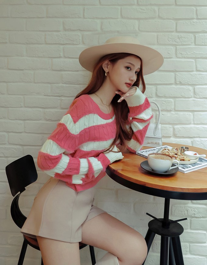 Thick Striped Twist Knit Top