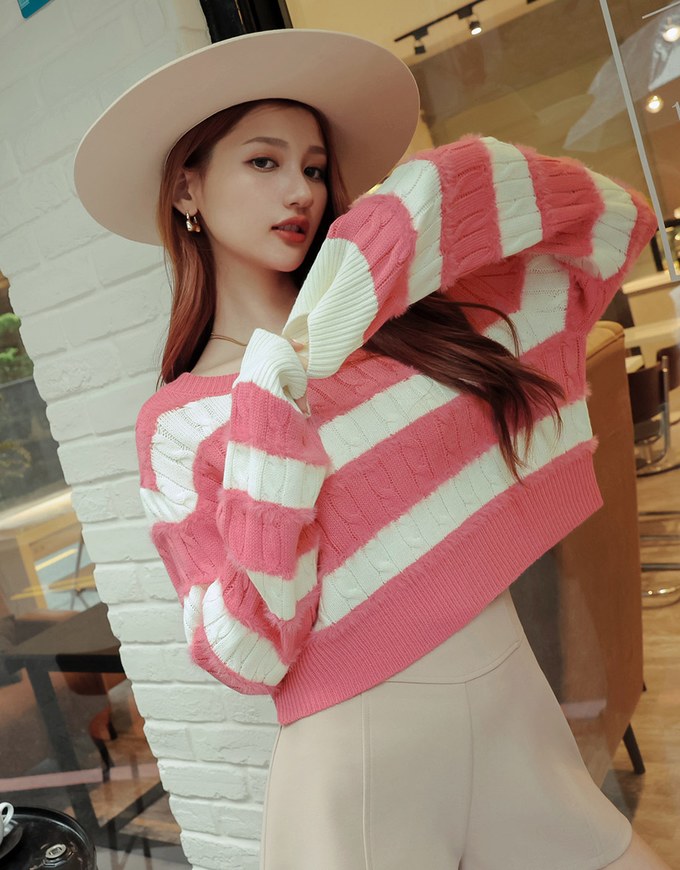 Thick Striped Twist Knit Top