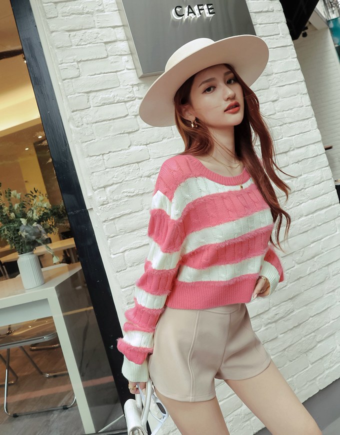 Thick Striped Twist Knit Top