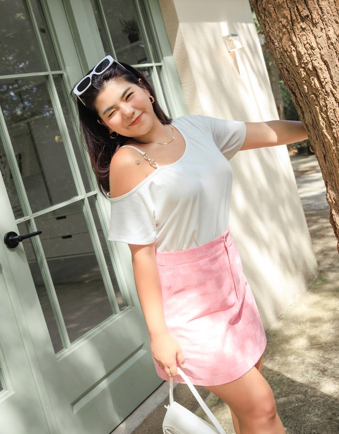 Sloping Shoulder Knit Top