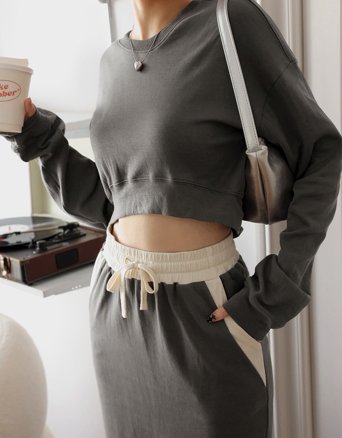 Comfortable Arc Crop Top