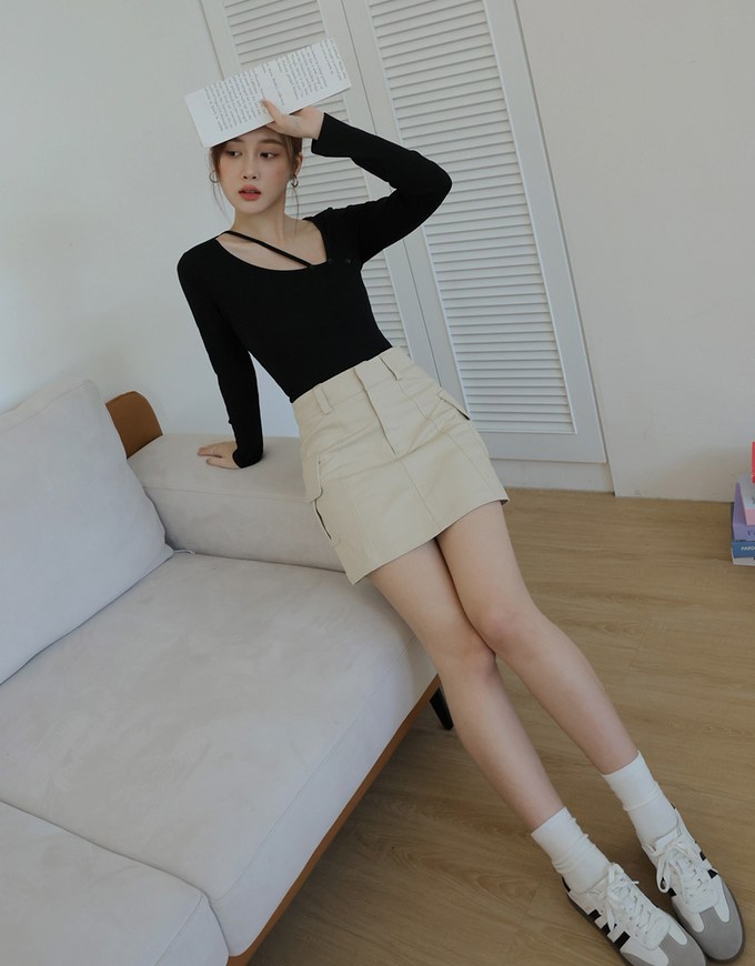 Single Line Hollow Knit Top