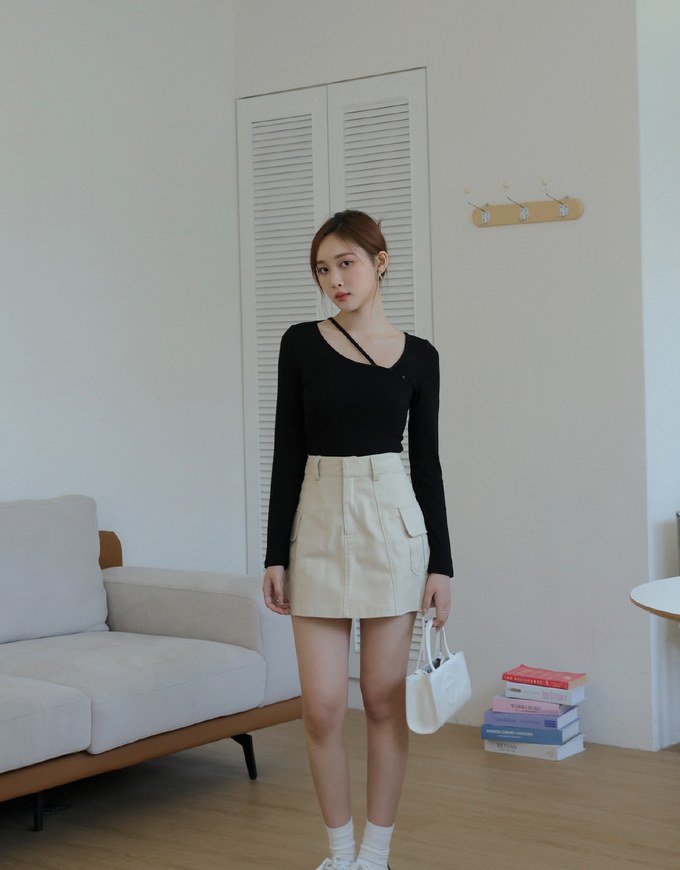 Single Line Hollow Knit Top