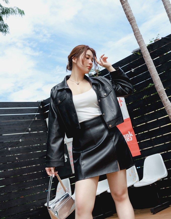 Sexy Slit Faux Leather Mini Skirt