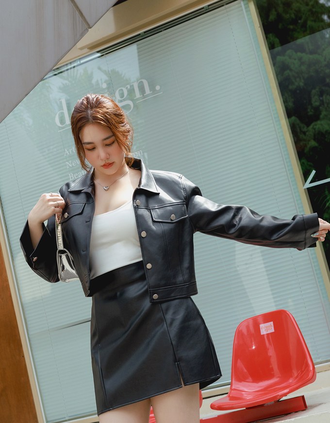 Sexy Slit Faux Leather Mini Skirt